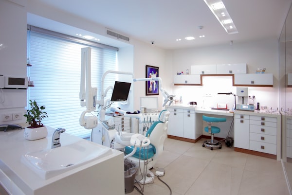 Interior clinică stomatologică modernă DentalCare Clinic